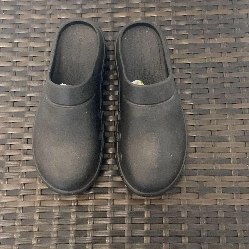 Oofos clogs shoes, women’s size 8